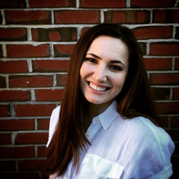 Meet your Posher, Amanda - Picture 1 of 1